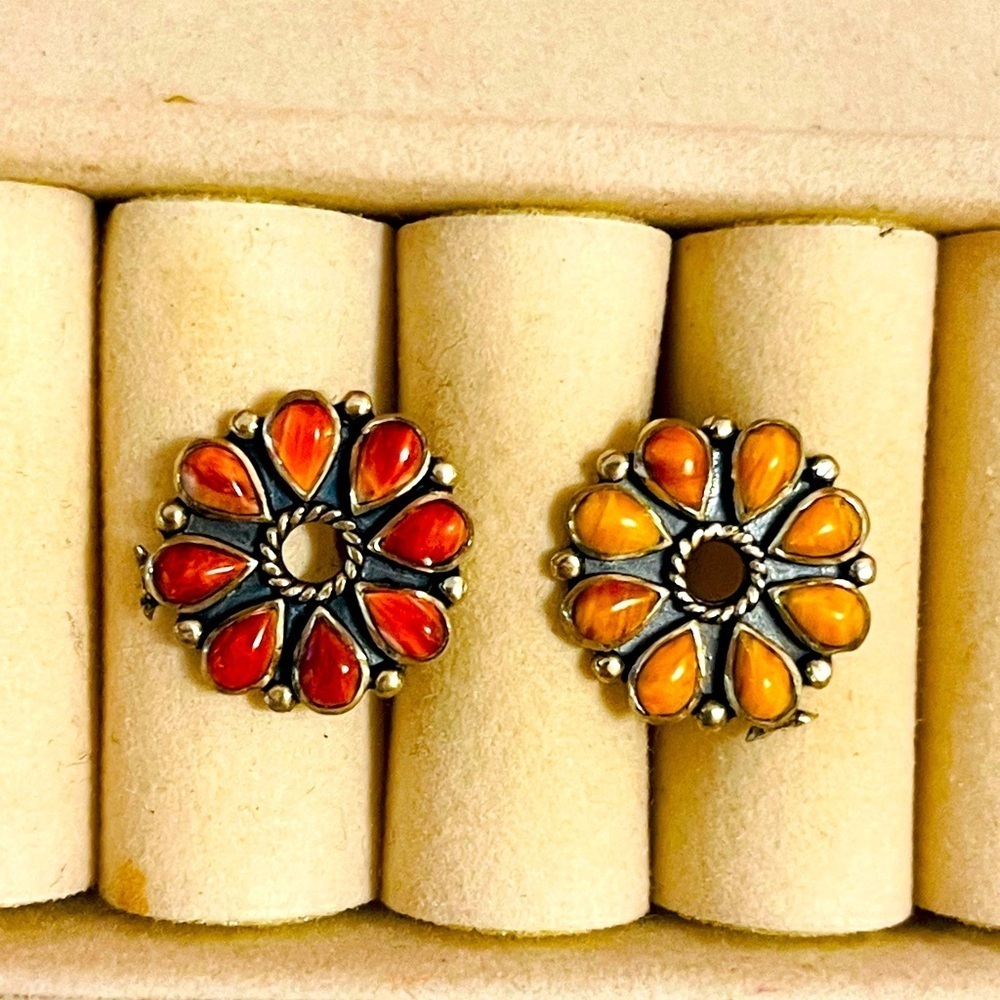 Vtg Southwestern Native American Sterling Silver Spiny Oyster Shell  Earrings.